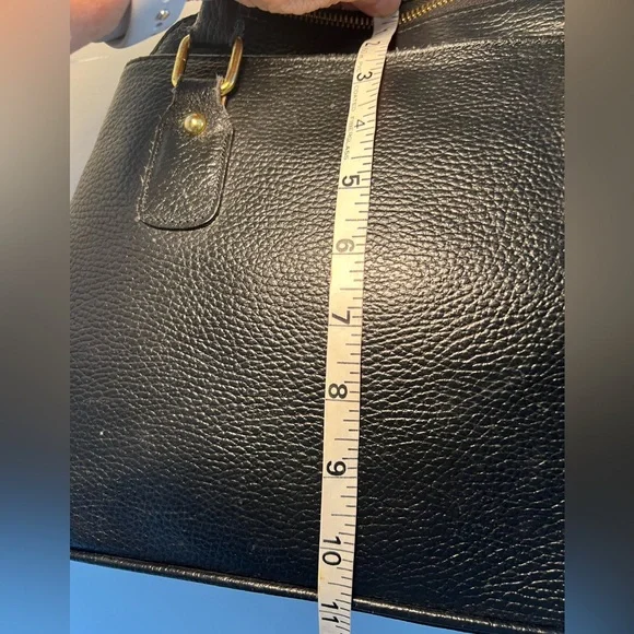 L Credi black pebbled leather made in Italy bag. See measurement in photos. - Picture 5 of 10